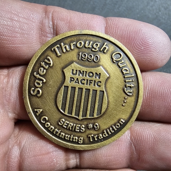 Vintage 1990 Union Pacific Series #9 Safety To Through Quality 1969 Train Token - Picture 1 of 3